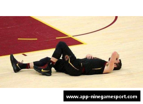 伊朗球员受伤：比赛中的突发情况